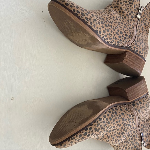 Let’s See Style Leopard Print Leather Ankle Boot. sz. 6 - Picture 7 of 8